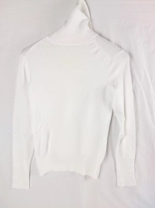 Maglione Dolcevita Bianco con Dettagli ai Polsi