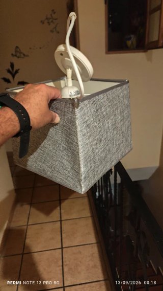 Lámpara de techo cuadrada gris