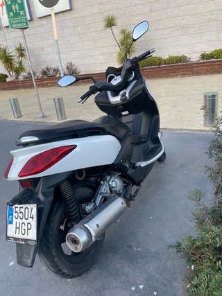 Yamaha X-Max 250 Scooter