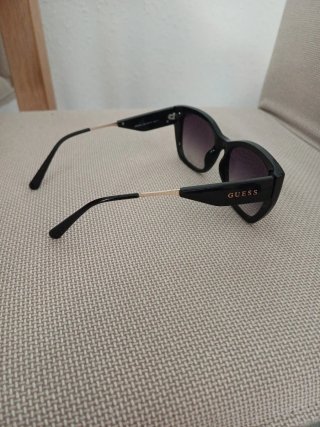 Gafas de sol Guess mujer negras