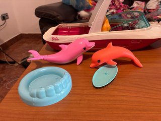 Barco Barbie con Delfines