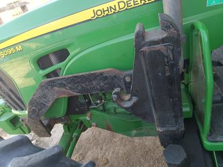 Anclajes pala John Deere 5095M