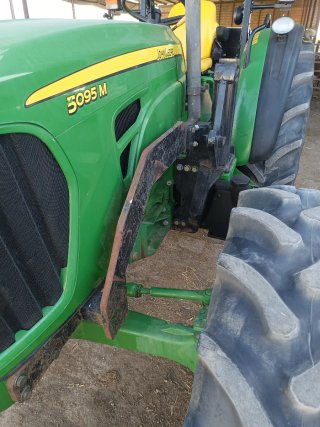 Anclajes pala John Deere 5095M