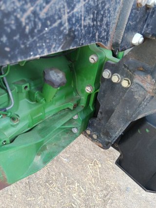 Anclajes pala John Deere 5095M
