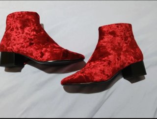 Botines de terciopelo rojo