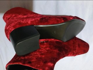 Botines de terciopelo rojo