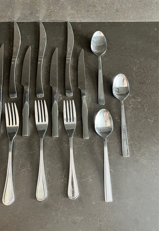 Conjunto 24 cubiertos metal plateado