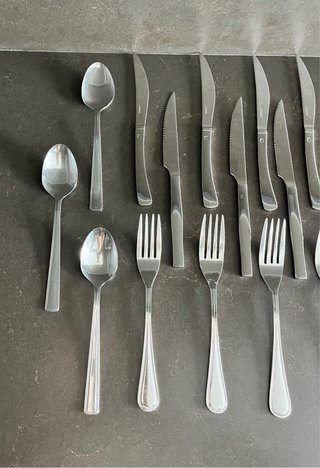 Conjunto 24 cubiertos metal plateado