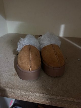 Zapatillas UGG Marrones con Blanco