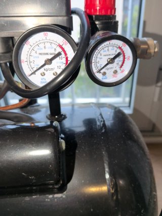 Compresor Cevik PRO 25 SILENC 24L, aerógrafo nuevo