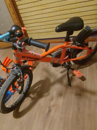 Bicicleta infantil casi nueva (hasta 6 años)