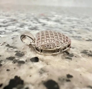 Charm corazón plateado con brillantes | Acero inox