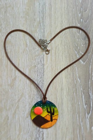 Collane fatte a mano con mandala in legno