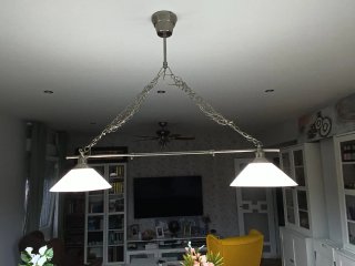 Lampada da biliardo argentata e bianca