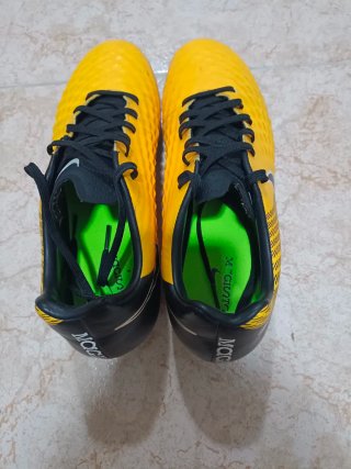 Botas de fútbol Nike Talla 42