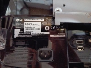 TV LG HD Monitor Negro/Rojo