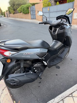 Yamaha NMAX 125 Gris 2024