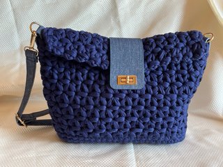 Borsa uncinetto fettuccia blu