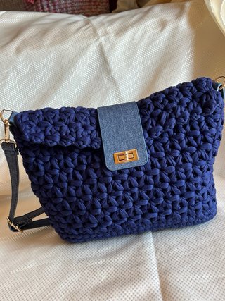 Borsa uncinetto fettuccia blu