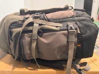 Mochila Lowepro para excursiones al aire libre