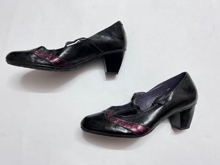 Zapatos Pitillos Talla 39 Negros y Morados
