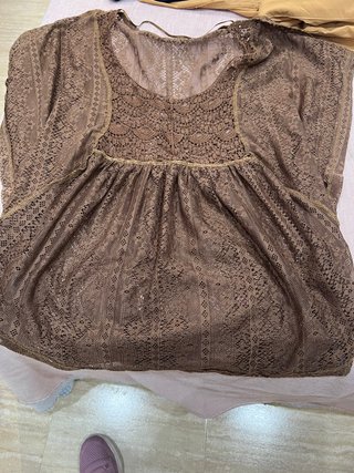 Blusa de encaje marrón talla única