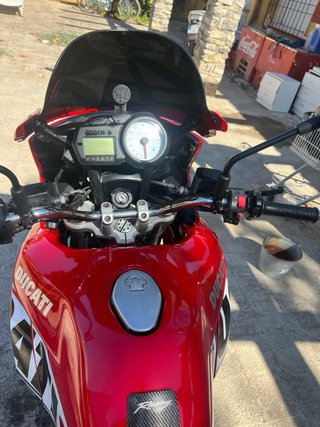 Ducati Multistrada Roja y Negra