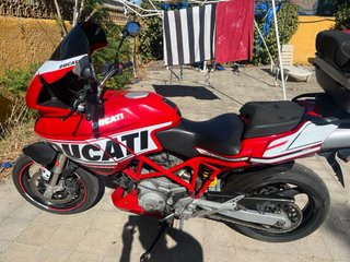 Ducati Multistrada Roja y Negra