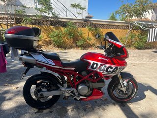 Ducati Multistrada Roja y Negra