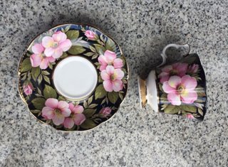 Taza de té Royal Albert modelo Alberta Rose