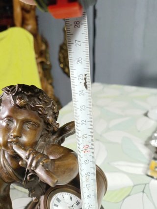 Figura bronce Clodion Cupido con reloj