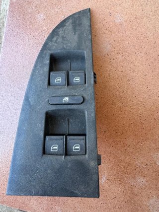 Botonera Elevalunas Seat León 2