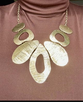 Collar Dorado Egipcio Grande Nuevo