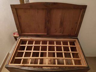 Baúl de madera antiguo