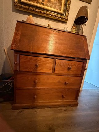 Buró de madera clásico