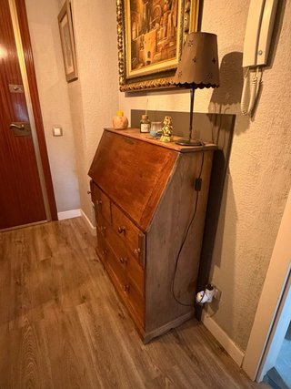 Buró de madera clásico