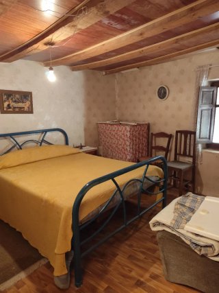 Se vende casa para reformar cerca de Lerma.