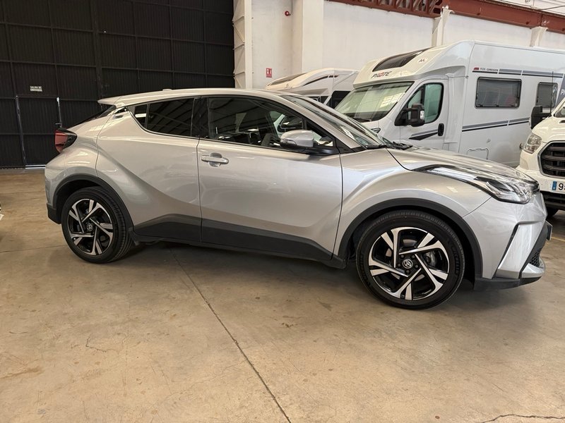Toyota C-HR 2023, foto 6