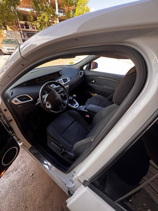 Renault Scenic 2011