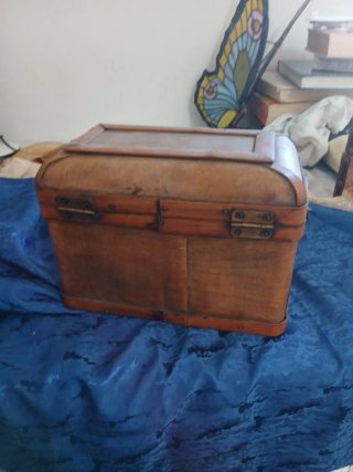 Bauletto vintage in legno e metallo