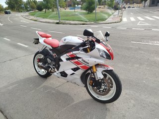 Yamaha R6