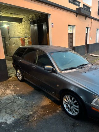 AVERIADO Volvo V40 2002