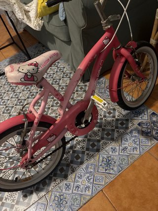 Bicicleta infantil Hello Kitty rosa