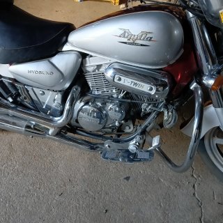 Hyosung Aquila 250cc Cruiser