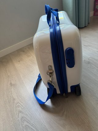 Maleta infantil con ruedas similar a Trunki
