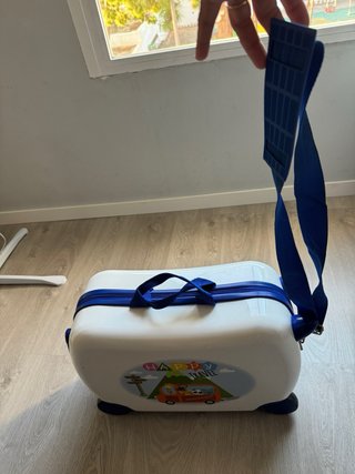 Maleta infantil con ruedas similar a Trunki