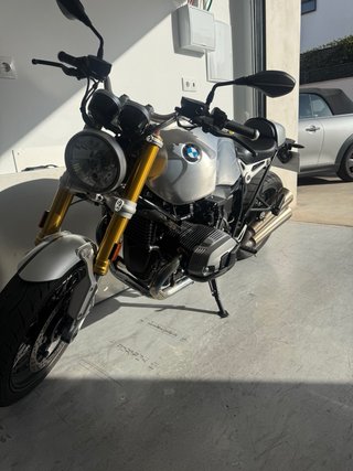 BMW R NINE T Plata y Negra