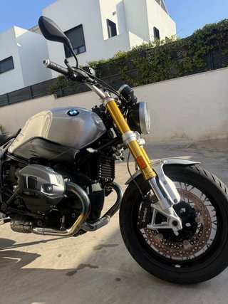 BMW R NINE T Plata y Negra