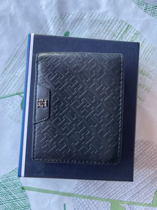 Cartera Tommy Hilfiger Negra