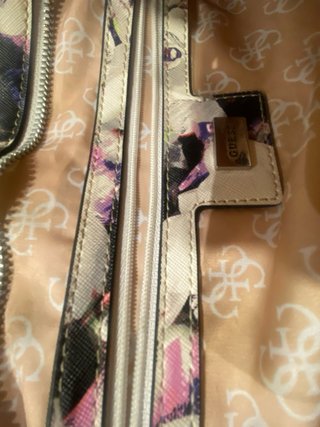 Bolso Guess Flores Blanco y Morado